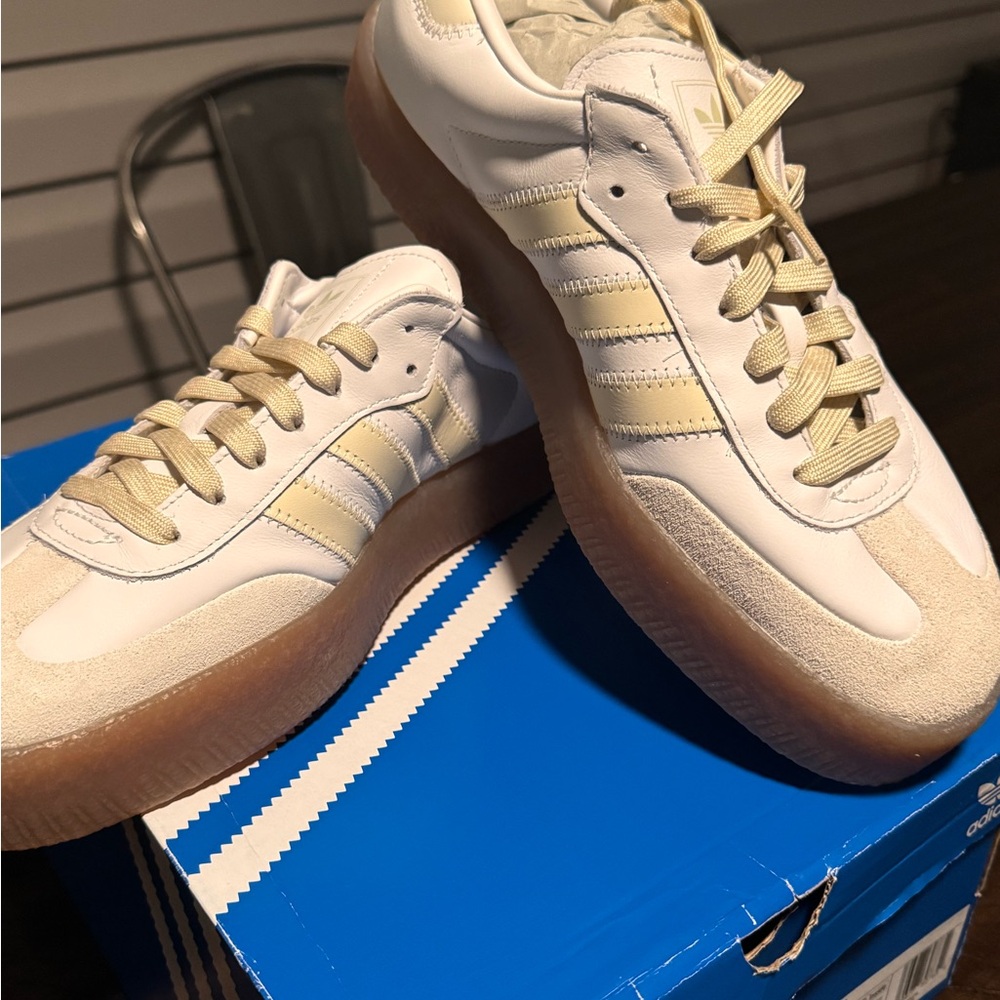 NWT Adidas Samba Sneakers W9.5